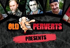 入れ墨のブルネットは彼女の猫を自慰行為をし、高くなる 女性 sex 動画