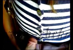 カップルの浴室とcums暴力 av 女性 安心