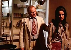 侵入者は寝室の愛人を性交する 女性 シュガール