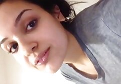 街を見下ろす窓からの猫を舐めてる若いレズビアン エロ 動画 女の子