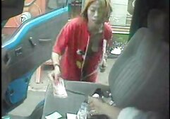 赤毛bitch av 無料 女性 Emma cumsそっと