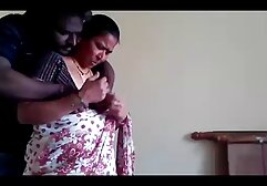 スキニー雌犬は濡れた穴の最初の人に犯された エロ 動画 無料 女の子